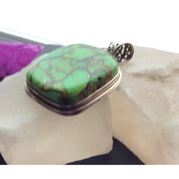 Gaspeite Sterling Silver Pendant With Intricate Bail Design - Picture 2 of 6